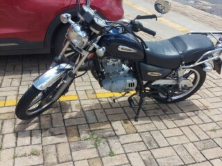 Moto Suzuki Intruder 125 Intruder 125 por R720000 em GOINIA GO