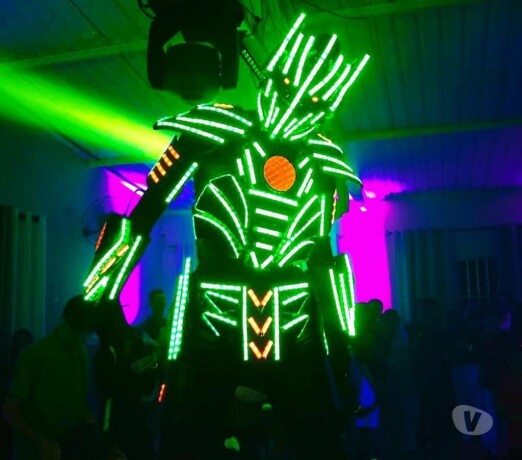 robos-de-led-show-personagens-vivos-casamentos-eventos-lojas-tatuap-servicos-para-festas-infantis-e-eventos-no-324196205-big-0