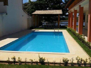 Casa de temporada em Guarajuba, Camacari Bahia. Casa Térrea - 44 com piscina e churrasqueira - a 300 metros do mar - Condominio Paraiso